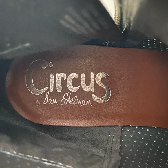 Circus by Sam Edelman Grey Booties, Hunter-2. Size 6 - Picture 6 of 8